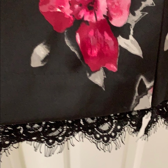 White House Black Market black dress w black lace - Picture 7 of 8